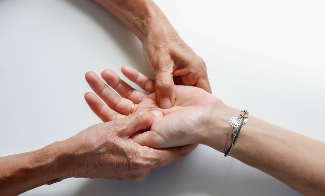 osteopathy hands and wrists